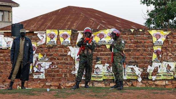 Uganda holds presidential elections