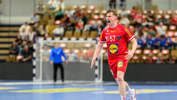 Flügelspieler Jakob Nigg freut sich über eine gelungene Aktion.