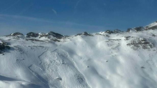 ++ HANDOUT ++ SALZBURG: ZWEI LAWINEN IM SALZBURGER PONGAU - OFFENBAR TODESOPFER