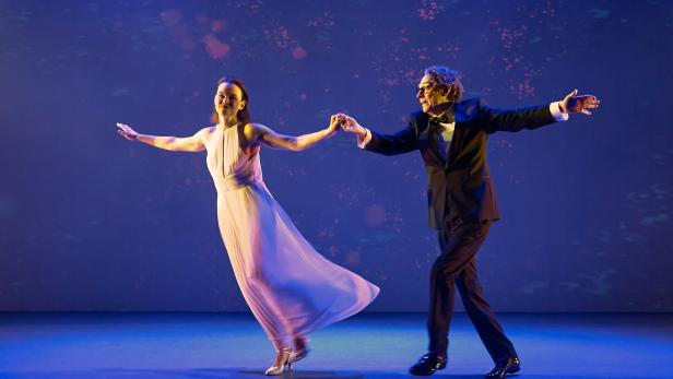 Katharina Klar und André Pohl in "Die Tanzstunde" in den Kammerspielen.