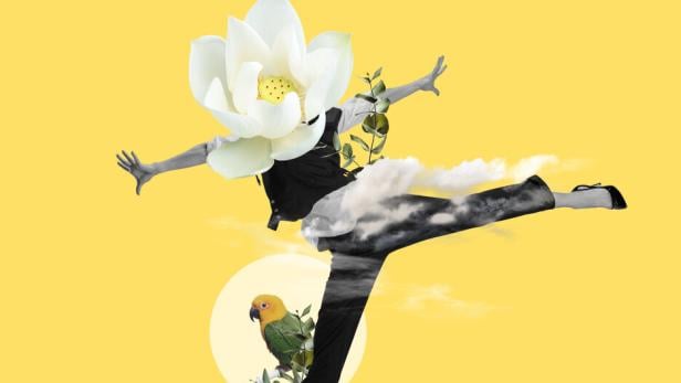 Eine tanzende Person mit einer Blüte als Kopf, Wolken um die Hüfte und einem Papagei bei den Füßen auf gelbem Hintergrund.