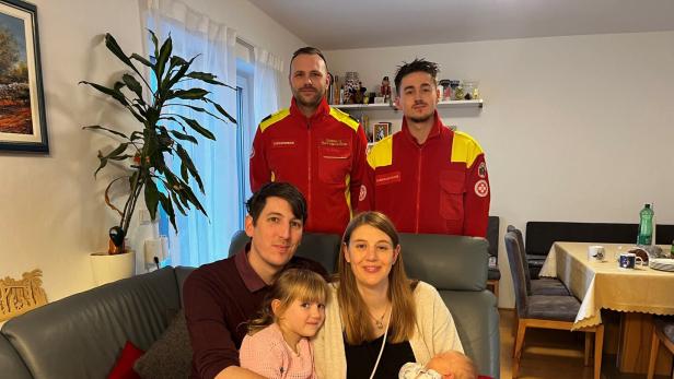 Gerhard Schäfer und David Buchegger, vorne Bernhard, Laura, Beatrix und die kleine Luisa Charlotte