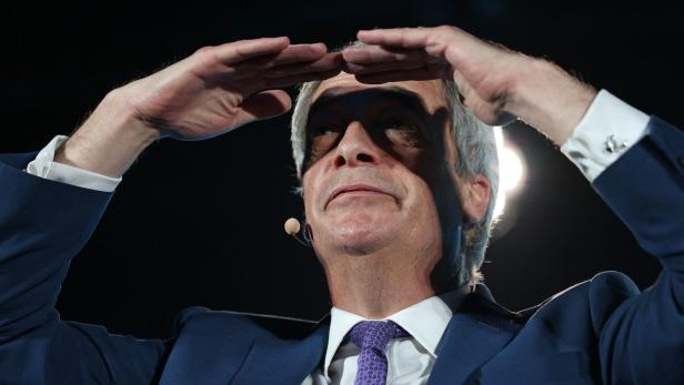 TOPSHOT-BRITAIN-POLITICS-REFORM