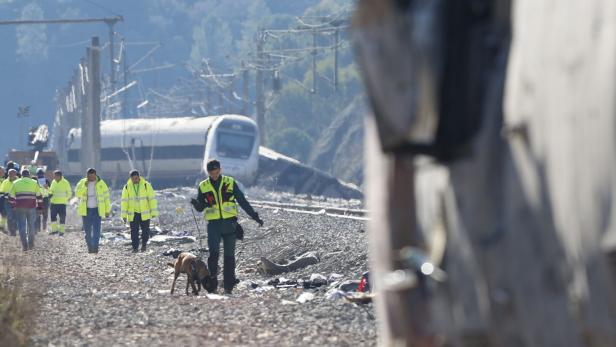 Spanish Royals visit Adamuz after a high-speed train crash killed dozens