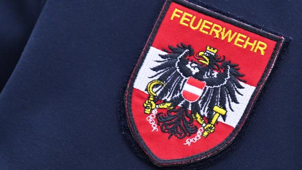 Abzeichen "Feuerwehr" auf einer Uniform