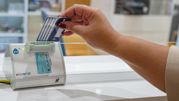 Sozialversicherung und Ärztekammer sagen Zettelwirtschaft beim Arzt den Kampf an