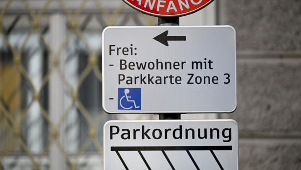 ++ THEMENBILD ++ PARKEN / PARKGEBÜHREN / PARKKARTE / AUTO / MOBILITÄT / GEBÜHREN / KURZPARKZONE / ANRAINERPARKEN