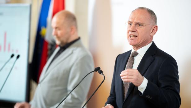 PK INNENMINISTERIUM "HARTE UND GERECHTE ASYLPOLITIK - BILANZ 2025": MAIER / KARNER