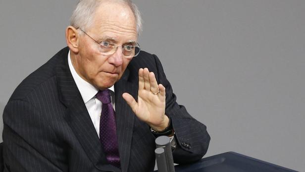 Wolfgang Schäuble warnt vor einer Kopie der ultralockeren Geldpolitik der USA.