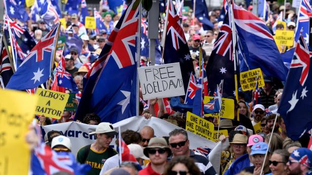 AUSTRALIA-POLITICS-HOLIDAY