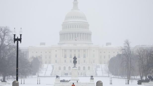 TOPSHOT-US-WEATHER-WINTER-STORM