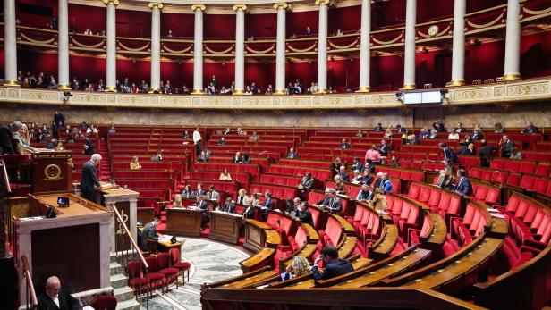 FRANCE-PARLIAMENT-GOVERNMENT-SOCIAL-MEDIA-INTERNET