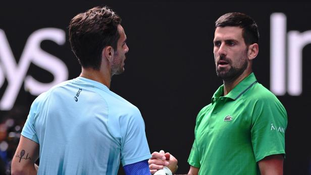Musetti (l.) und Djokovic