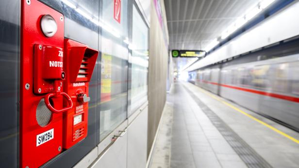 ++ THEMENBILD ++ U-BAHN / WIENER LINIEN / VERKEHR / ÖFFENTLICHE VERKEHRSMITTEL