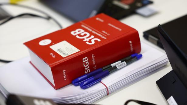 ++ THEMENBILD ++ GERICHT / PROZESS / VERHANDLUNG