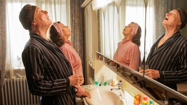  Senta Berger und Michael Wittenborn gurgeln