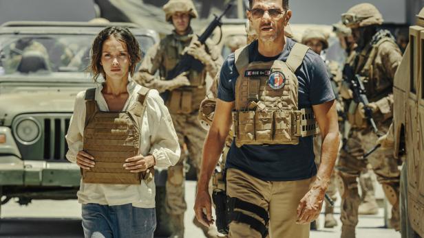 Lyna Khoudri und Roschdy Zem.