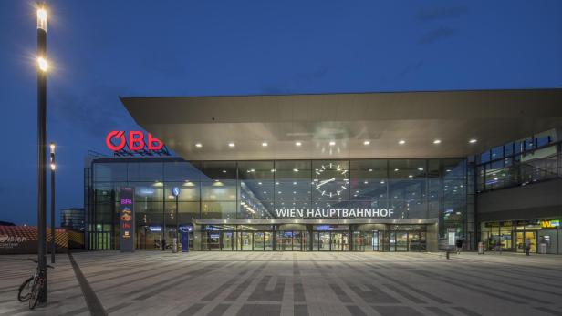 Mann mit Glasflasche attackiert: Festnahme am Hauptbahnhof