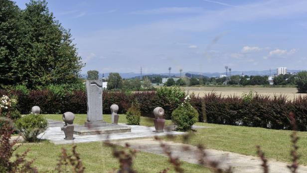 Land stellte dem Verein das Areal für Gedenkstätte zur Verfügung, nun soll es zurückgegeben werden