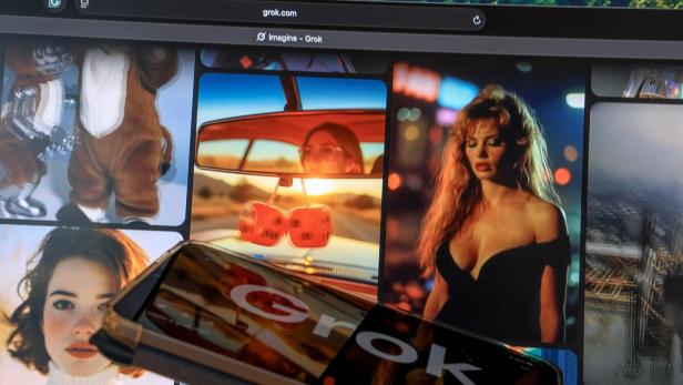 US-ELON-MUSK'S-AI-CHATBOT-GROK-FACES-EUROPEAN-UNION-PROBE-OVER-S