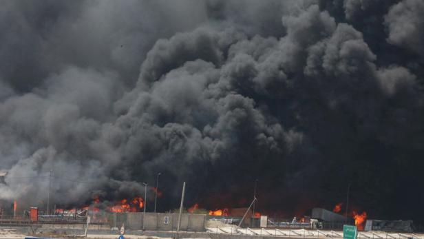 Explosion at the Shahid Rajaee port in Bandar Abbas