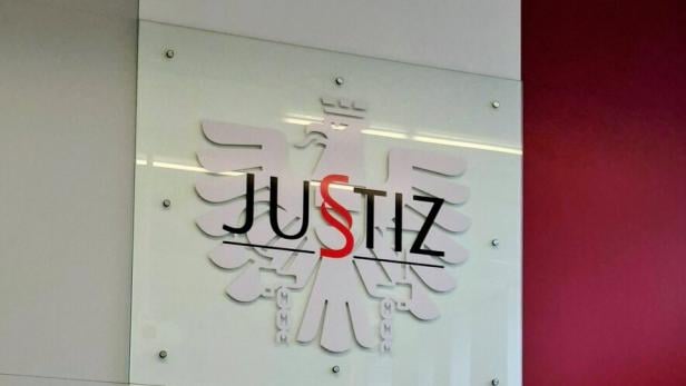 Justiz,Gerichtssaal,Prozess