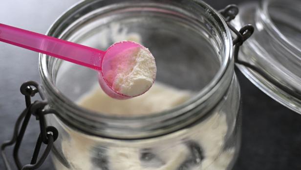 ++ THEMENBILD ++ GIFTSTOFF-VERDACHT / BABYNAHRUNG / BABY / SÄUGLINGSNAHRUNG / SÄUGLING / GESUNDHEIT / RÜCKRUF / TOXINE