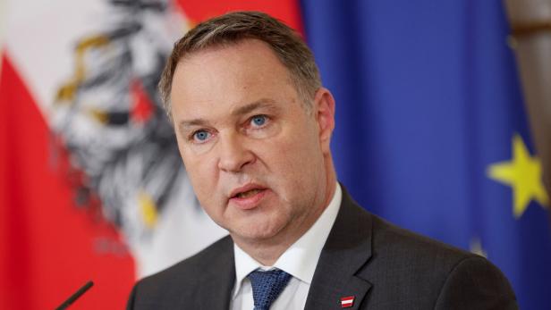 Leaders of Austrian ruling coalition hold press conference