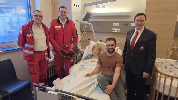 rotes kreuz besuchte mutter im krankenhaus