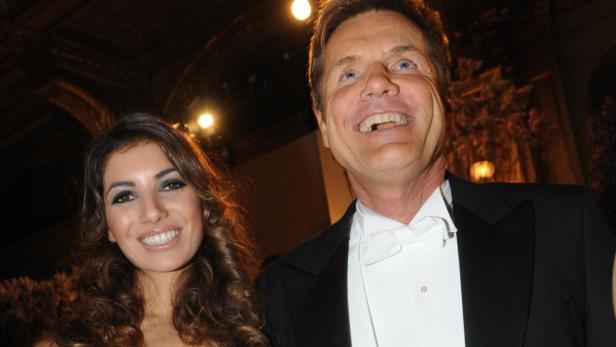 Dieter Bohlen und Partnerin Carina Walz beim Wiener Opernball