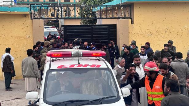 Blast at Shiite mosque in Islamabad