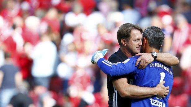 Starkes Duo: Hasenhüttl pushte Goalie Özcan (r.) auf ein neues Level. Hinterseer und Suttner komplettieren das EURO-Trio des Ingolstadt-Trainers