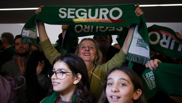 Portugal holds presidential election runoff
