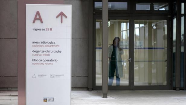 Eingang des Krankenhauses in Treviso, wo Vonn behandelt wird