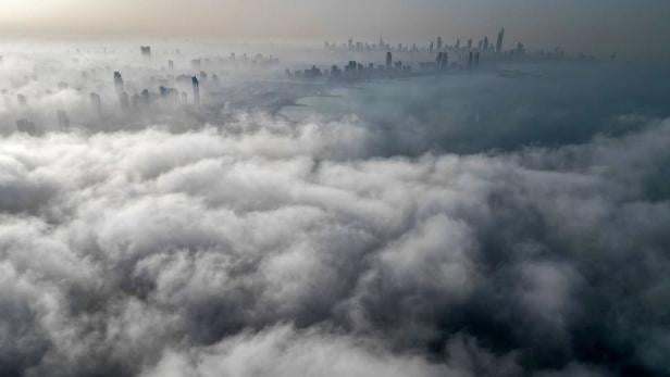 TOPSHOT-KUWAIT-WEATHER-FOG