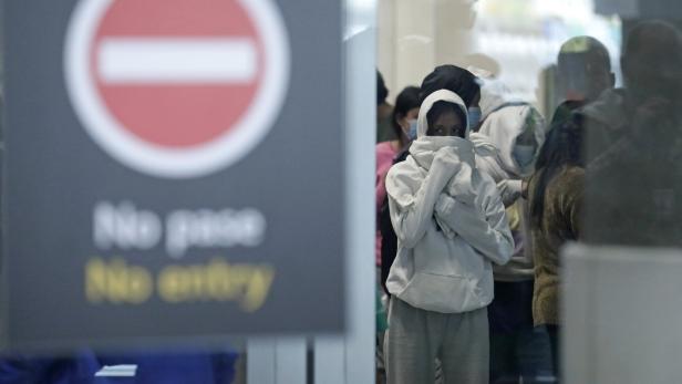 Colombian plane carrying deportees from US lands in Bogota