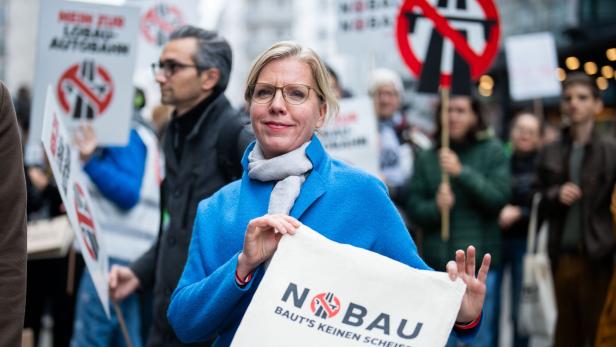 GROSSSTREIK FRIDAYS FOR FUTURE "KLIMASCHUTZGESETZ - WENN DANN RICHTIG!": GEWESSLER