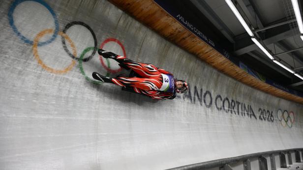 Das österreichische Duo Selina Egle und Lara Kipp im Eiskanal.