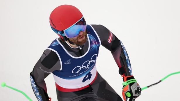 Alpine Skiing - Men's Giant Slalom Run 1