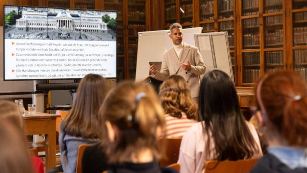 Rechtsanwalt Schule Piaristengymnasium