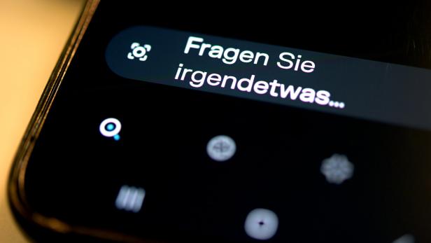 ++ THEMENBILD ++ KÜNSTLICHE INTELLIGENZ - KI /ARTIFICIAL INTELLIGENCE - AI /CHATBOTS/TECHNOLOGIE/KOMMUNIKATION/INNOVATIONEN: CHATBOT