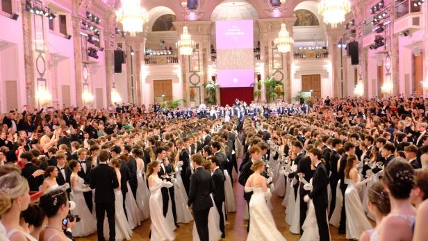 Debütanten eröffnen Ball