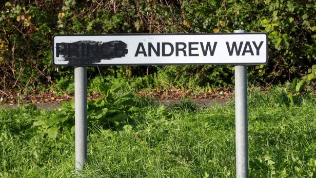 BRITAIN-NIRELAND-POLITICS-ROYALS