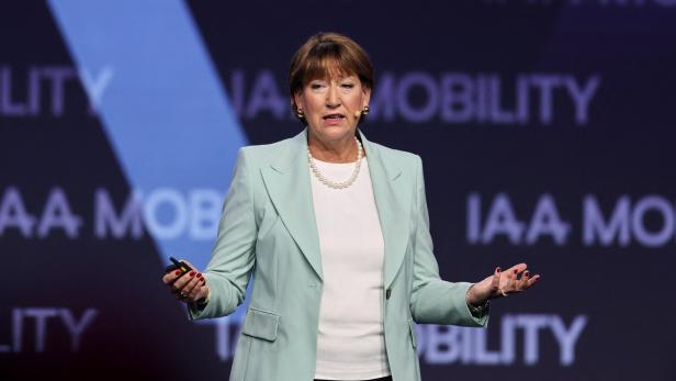 Müller bei Autoshow in München