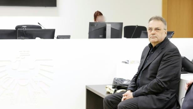 PROZESS GEGEN EX-BVT-BEAMTEN EGISTO OTT UND EX-FPÖ-MANDATAR JENEWEIN WEGEN AMTSMISSBRAUCHS UND VERLETZUNG VON AMTSGEHEIMNISSEN