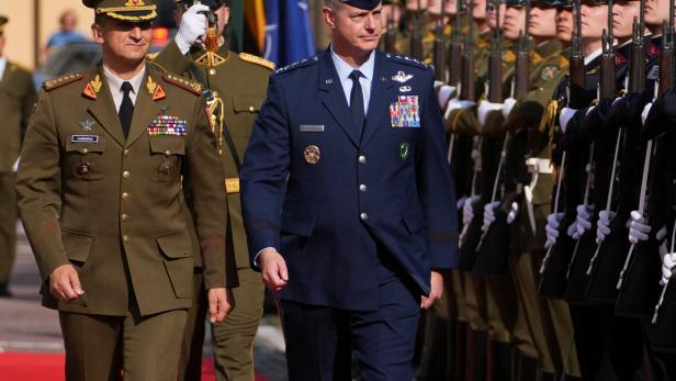 NATO Supreme Allied Commander Europe Grynkewich visits Vilnius
