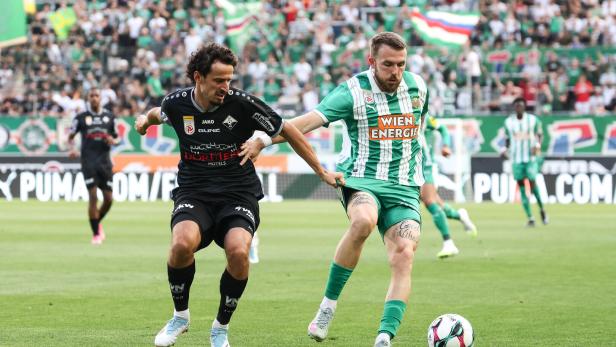 Rapid mit Horn (r.) gegen Altachs Demaku