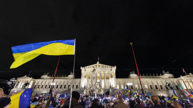 KUNDGEBEUNG "MARSCH DES LICHTS"