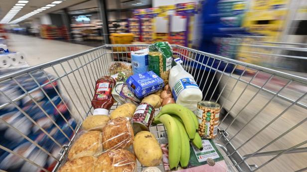 BRITAIN-ECONOMY-INFLATION