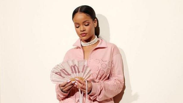 Rihanna zeigte Hingucker-Kollektion in Paris